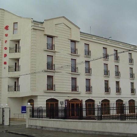 פלוייסטי Hotel Europa מראה חיצוני תמונה