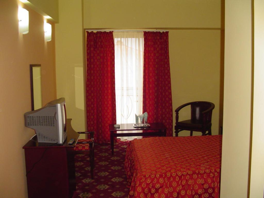 פלוייסטי Hotel Europa חדר תמונה