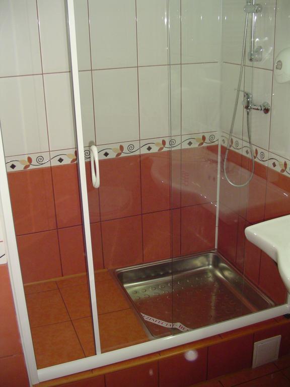 פלוייסטי Hotel Europa חדר תמונה