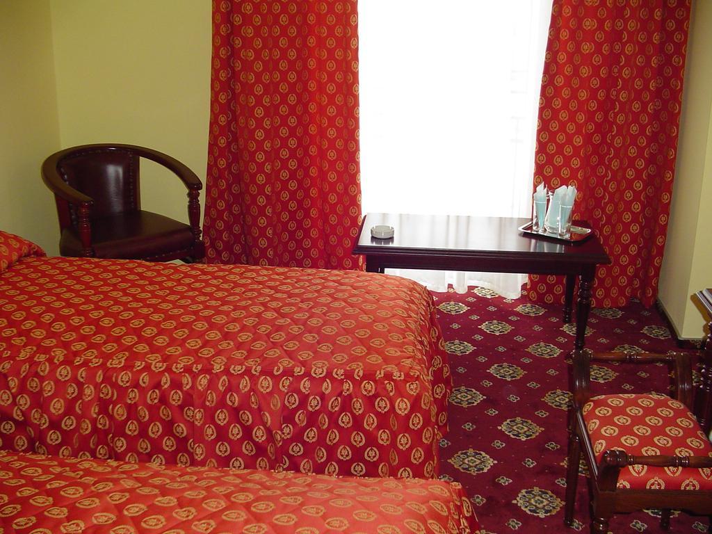 פלוייסטי Hotel Europa חדר תמונה
